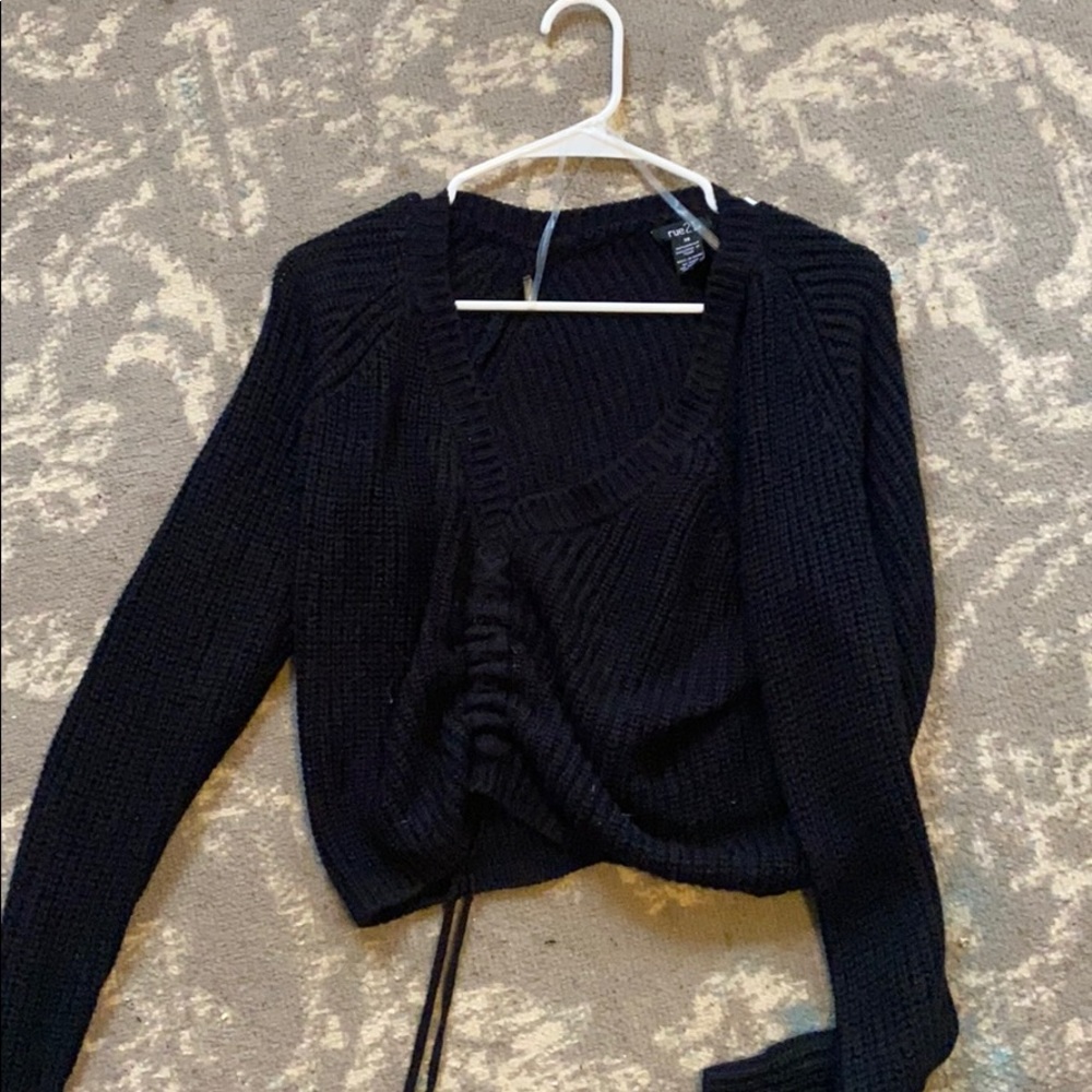 Super cute Rue 21 sweater cropped with ties